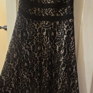 Source Unknown Black and Cream Lace Midi Dress Size 14